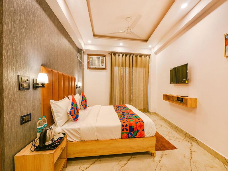 Fabhotel Tree House image