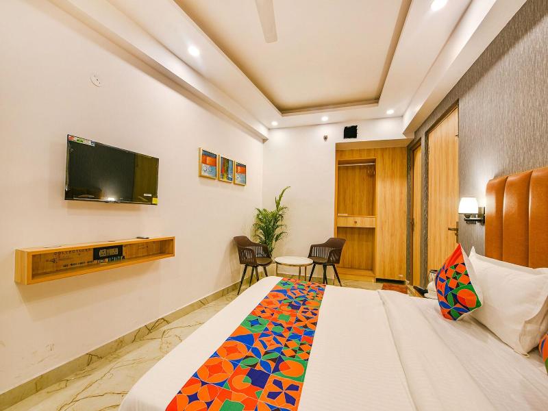 Fabhotel Tree House image