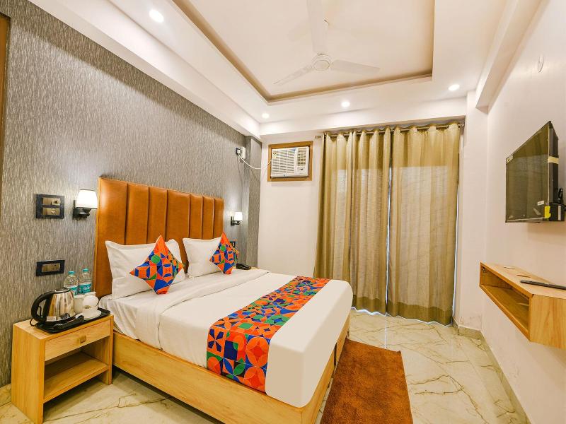 Fabhotel Tree House image