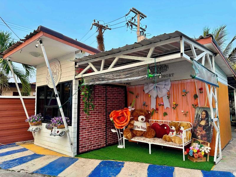 Oyo 75539 Phanthida Resort And Cafe image