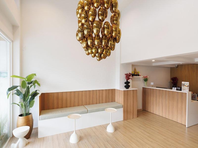 Takka Hotel - Bearing image