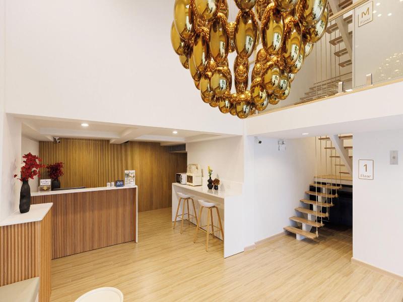 Takka Hotel - Bearing image
