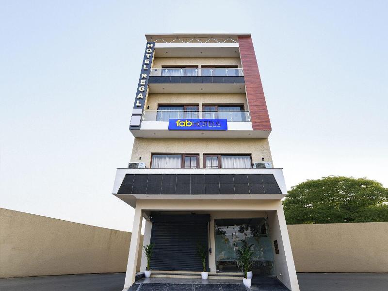 Fabhotel Regal image