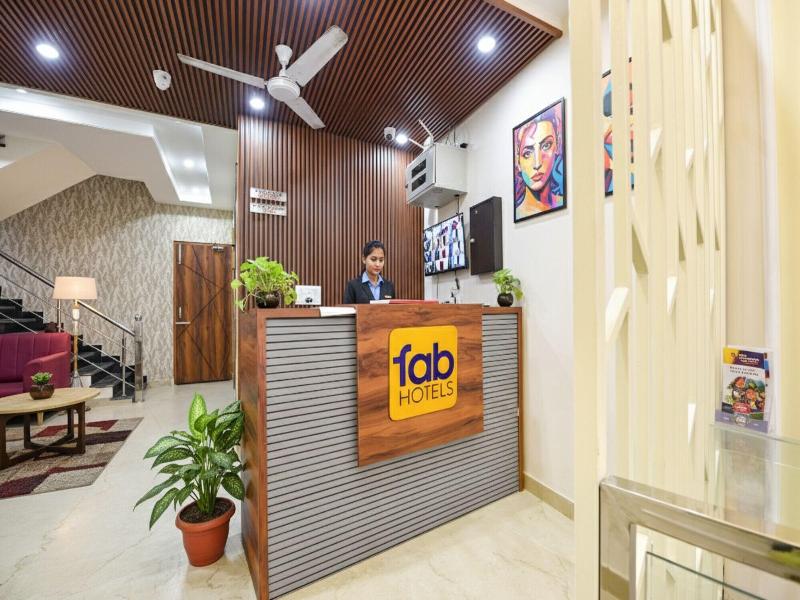 Fabhotel Regal image