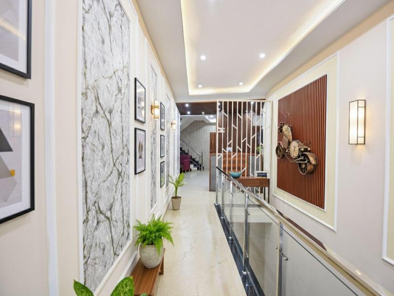 Fabhotel Regal image