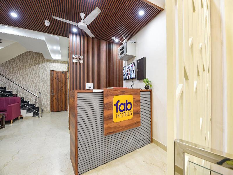 Fabhotel Regal image