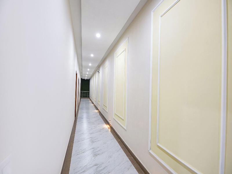 Fabhotel Regal image