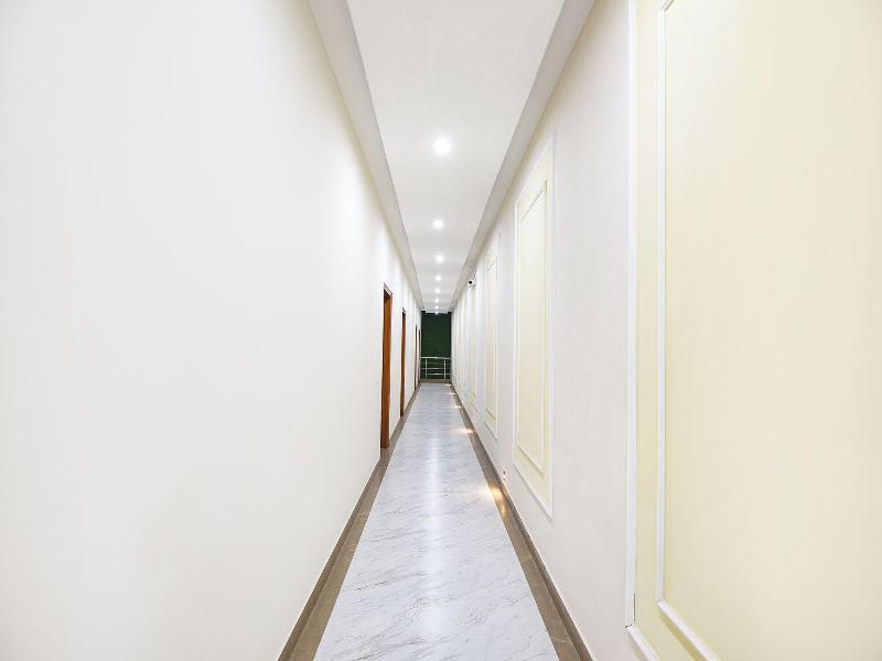 Fabhotel Regal image