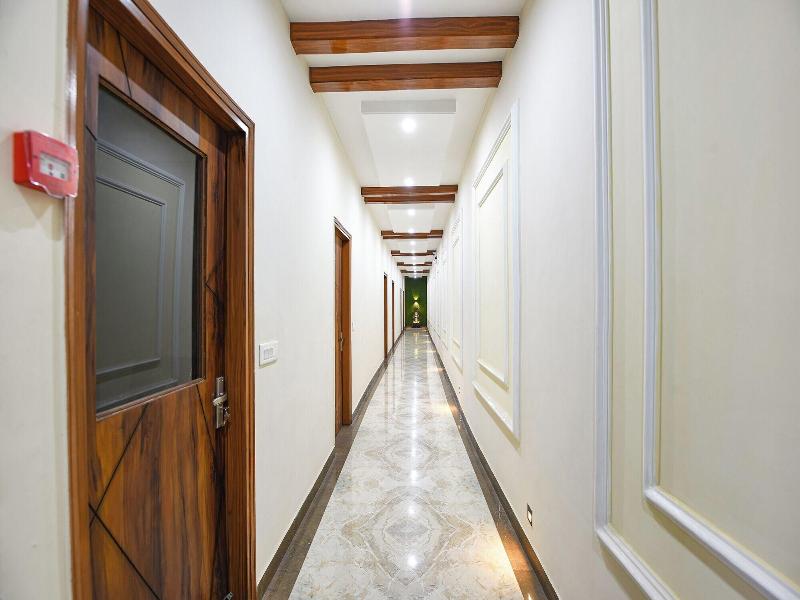 Fabhotel Regal image