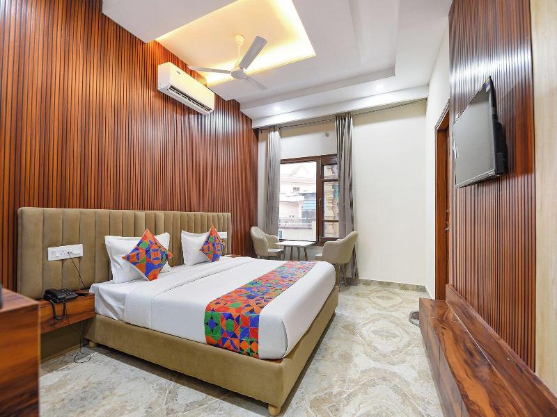 Fabhotel Regal image