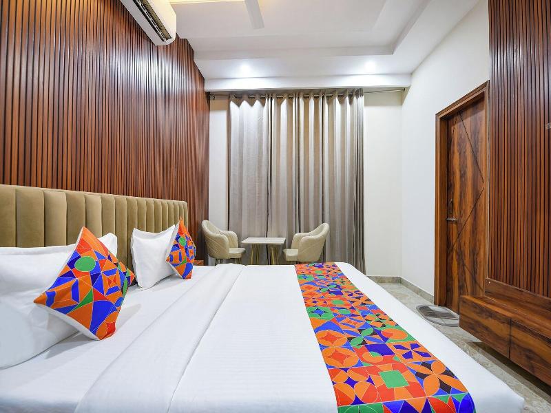 Fabhotel Regal image