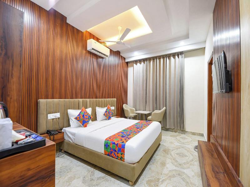 Fabhotel Regal image