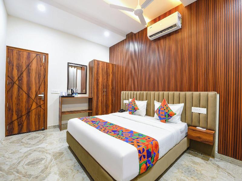 Fabhotel Regal image