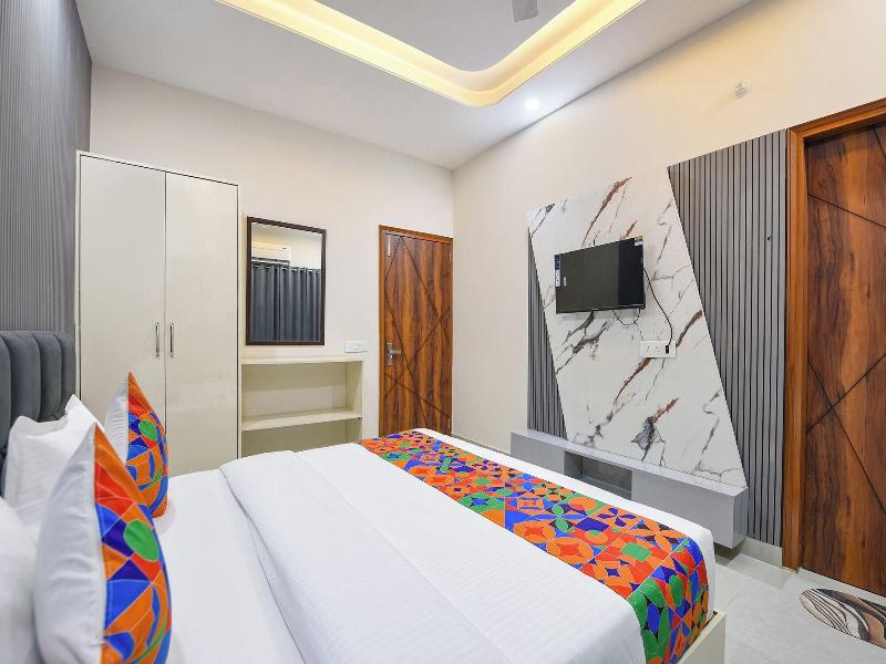 Fabhotel Regal image