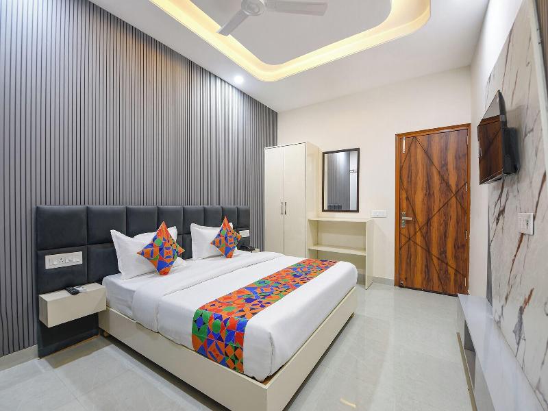 Fabhotel Regal image