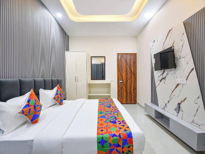 Fabhotel Regal image