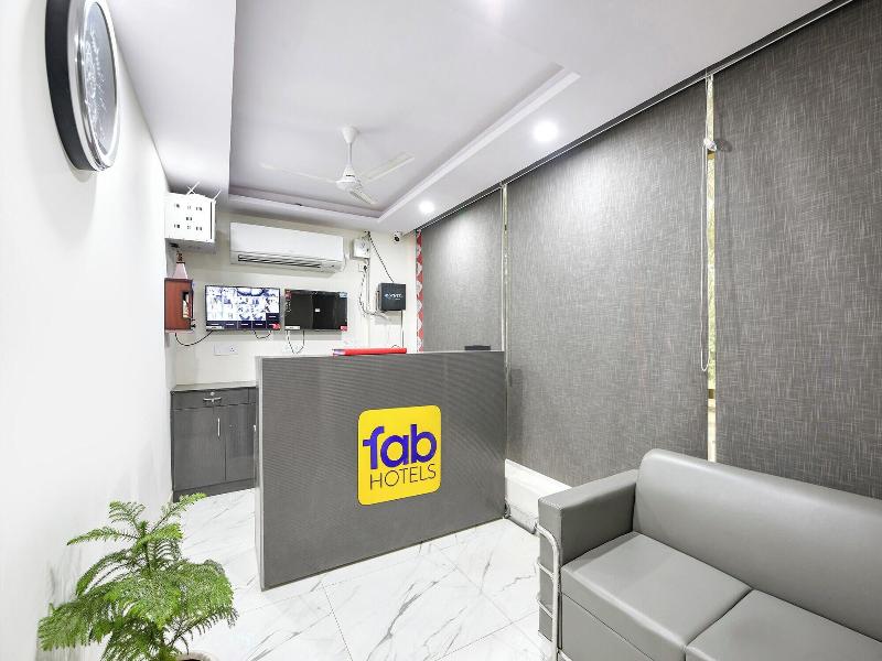 Fabhotel Evergreen image