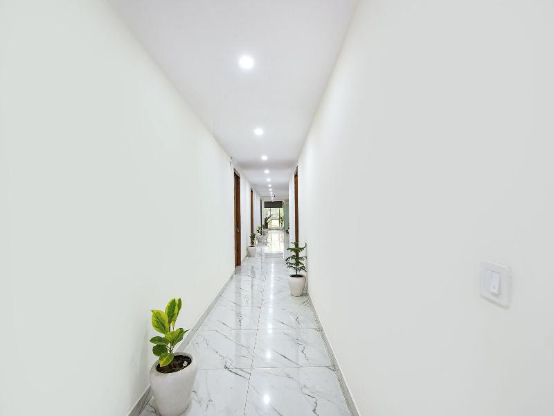 Fabhotel Evergreen image