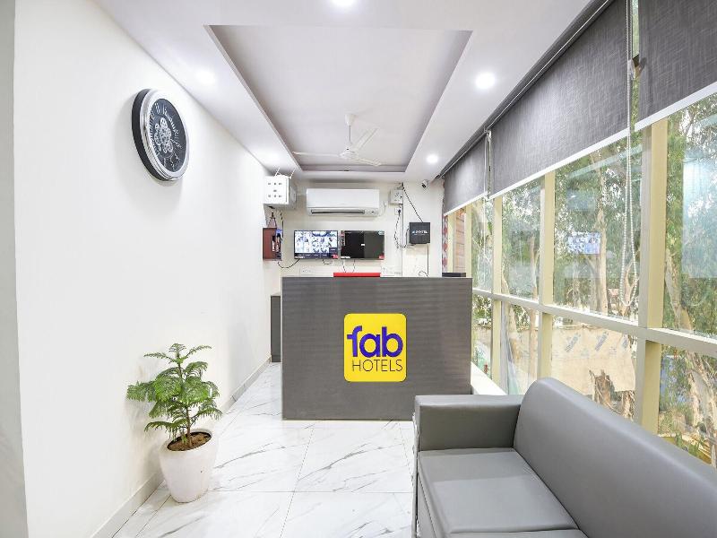 Fabhotel Evergreen image