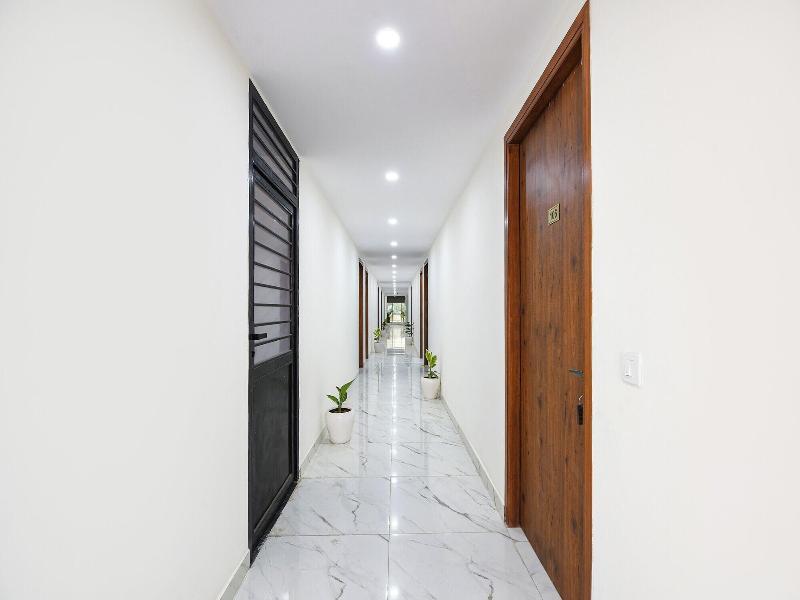 Fabhotel Evergreen image