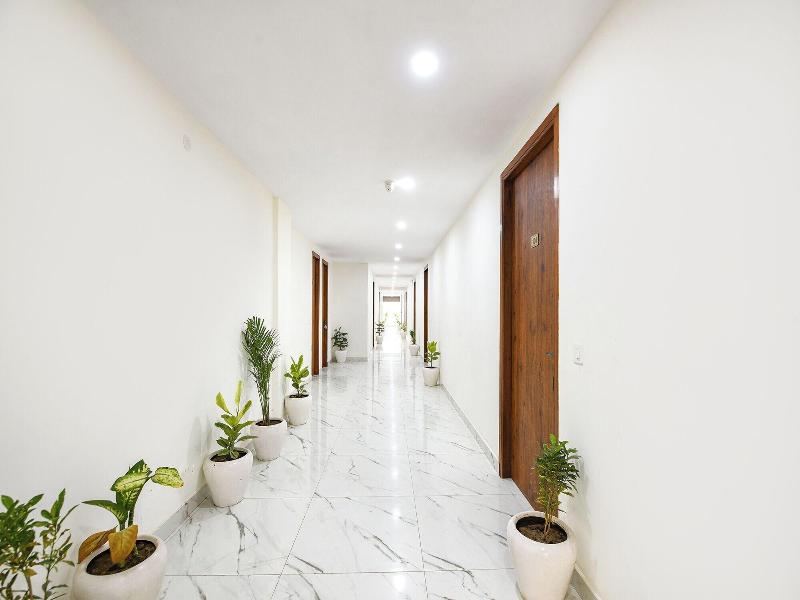 Fabhotel Evergreen image