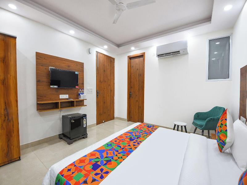 Fabhotel Evergreen image