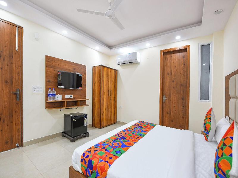 Fabhotel Evergreen image