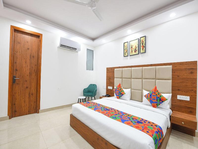 Fabhotel Evergreen image