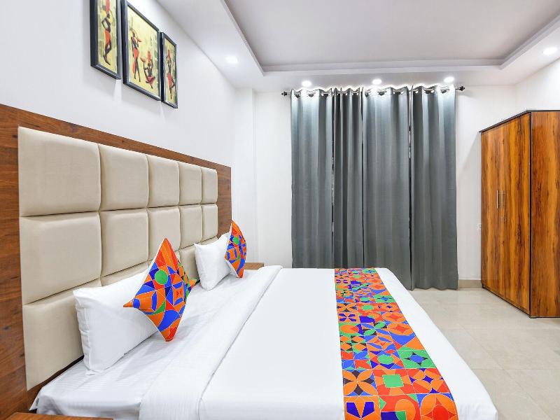 Fabhotel Evergreen image