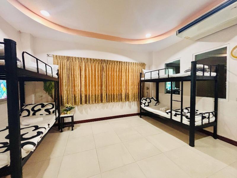 Ree Riverside Hotel image