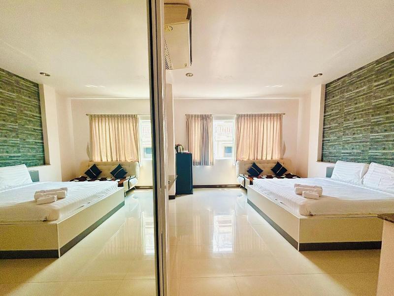 Ree Riverside Hotel image