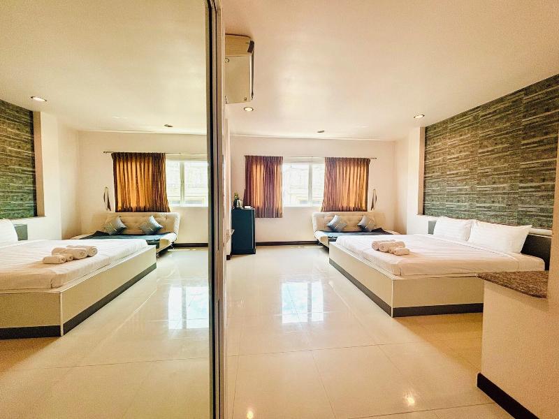 Ree Riverside Hotel image