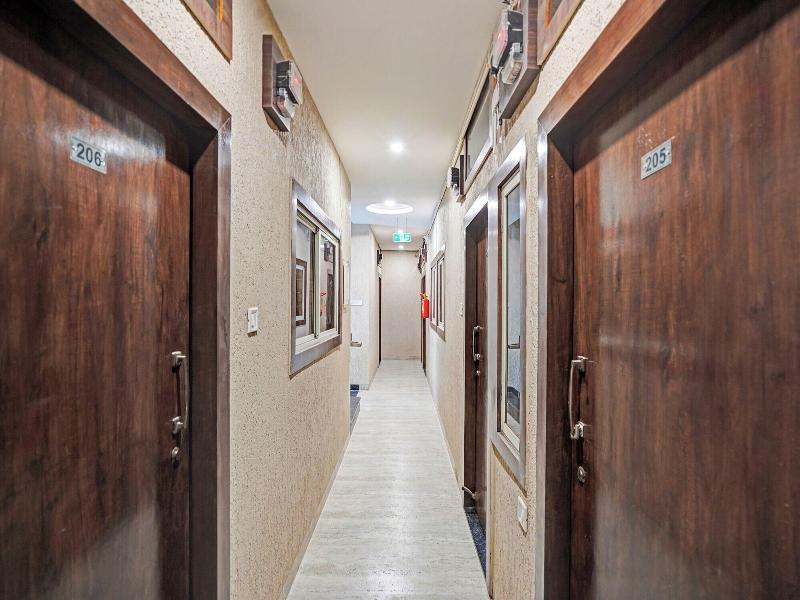 Fabhotel Amrit Palace