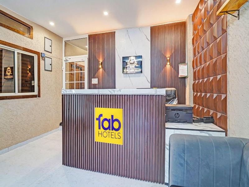Fabhotel Amrit Palace