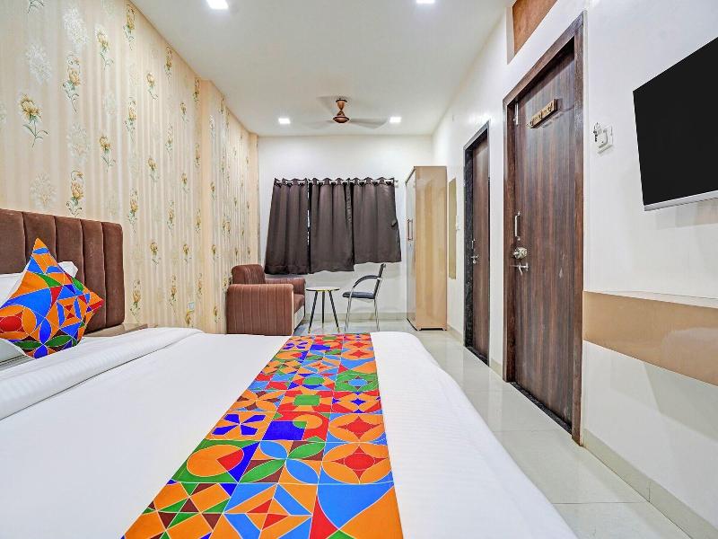 Fabhotel Amrit Palace — view