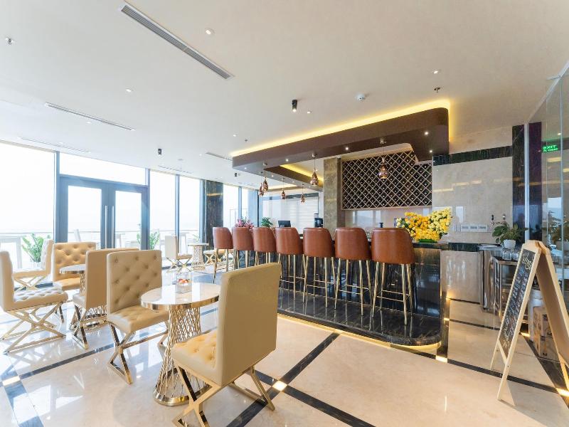 Canary Gold Hotel Quy Nhæ¡n, Beachfront image