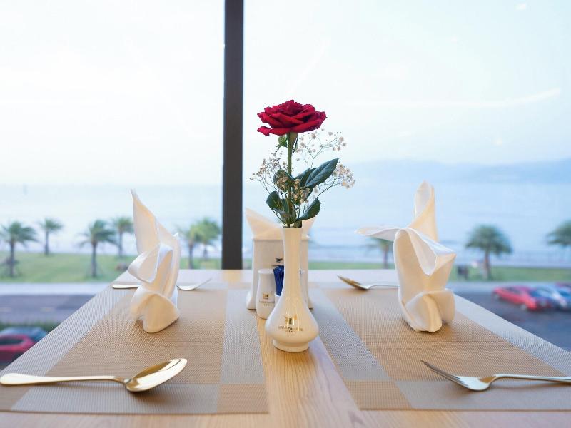 Canary Gold Hotel Quy Nhæ¡n, Beachfront image