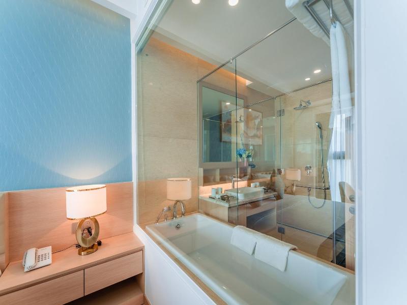 Canary Gold Hotel Quy Nhæ¡n, Beachfront image