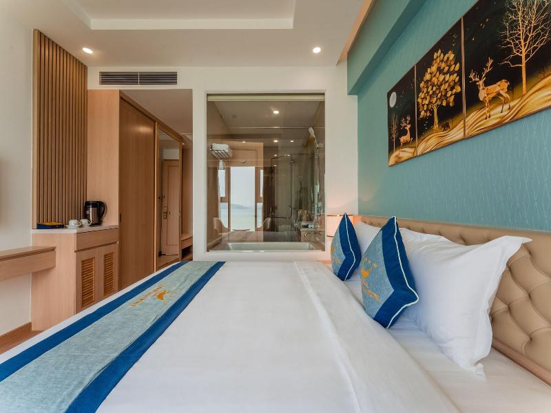 Canary Gold Hotel Quy Nhæ¡n, Beachfront image