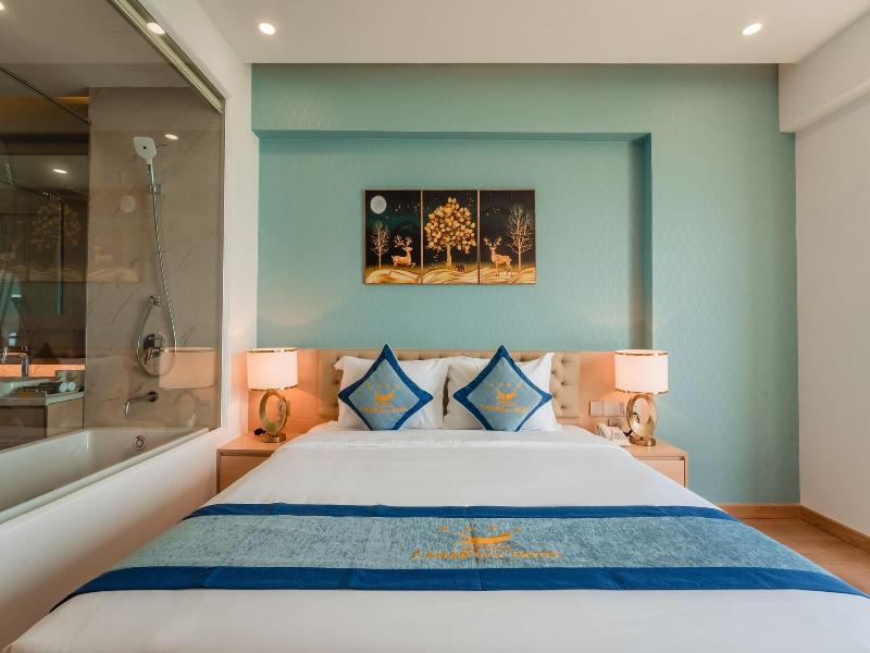 Canary Gold Hotel Quy Nhæ¡n, Beachfront image