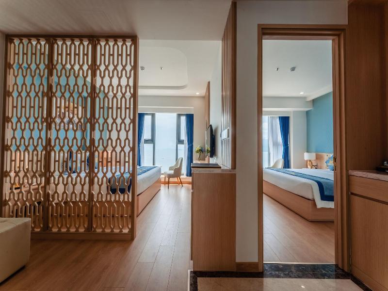 Canary Gold Hotel Quy Nhæ¡n, Beachfront image