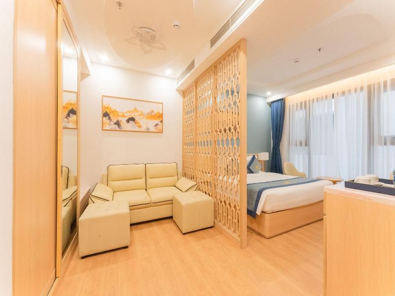 Canary Gold Hotel Quy Nhæ¡n, Beachfront image