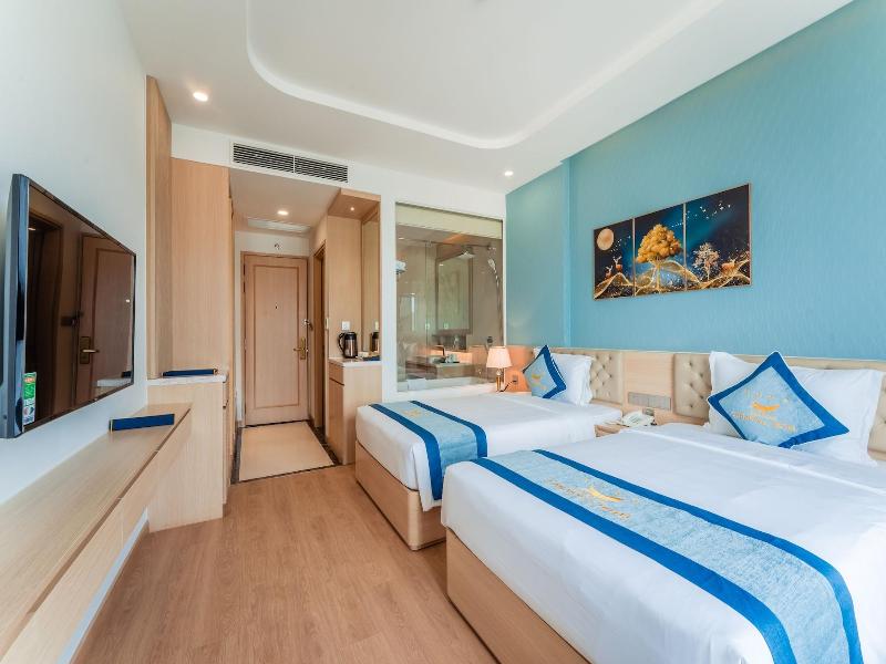 Canary Gold Hotel Quy Nhæ¡n, Beachfront image