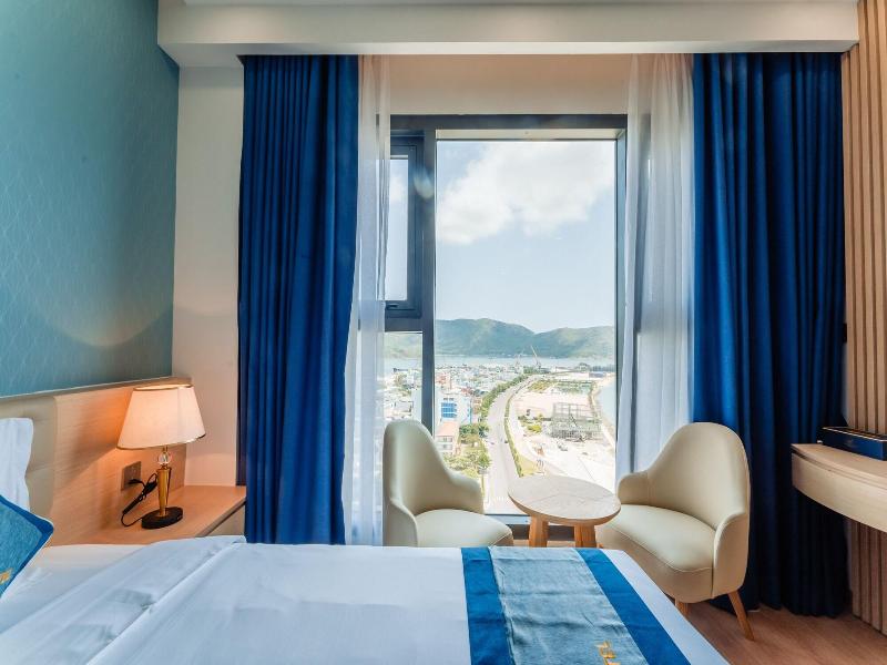 Canary Gold Hotel Quy Nhæ¡n, Beachfront image