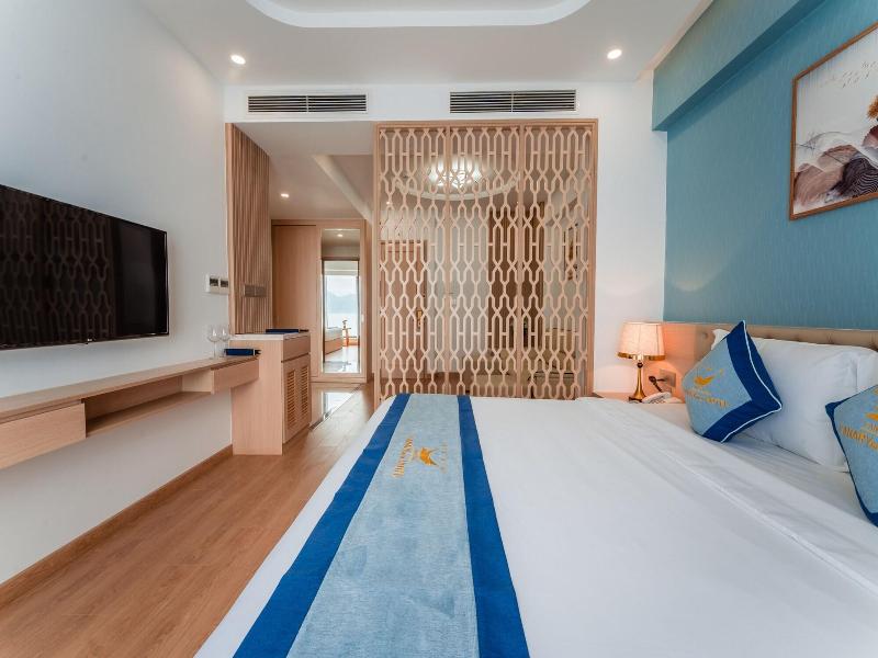 Canary Gold Hotel Quy Nhæ¡n, Beachfront image