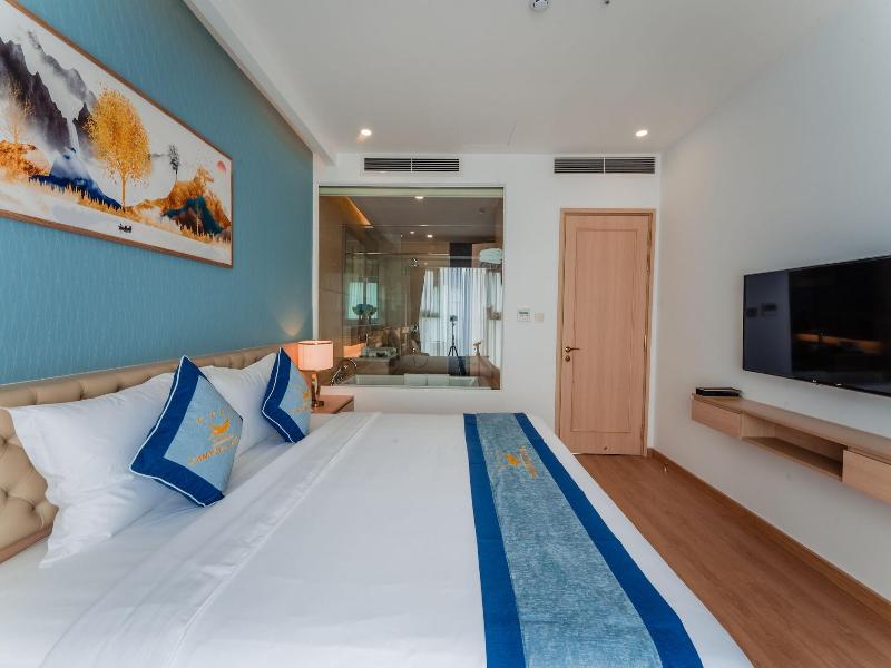 Canary Gold Hotel Quy Nhæ¡n, Beachfront image