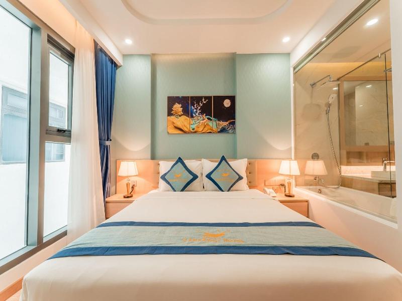 Canary Gold Hotel Quy Nhæ¡n, Beachfront image