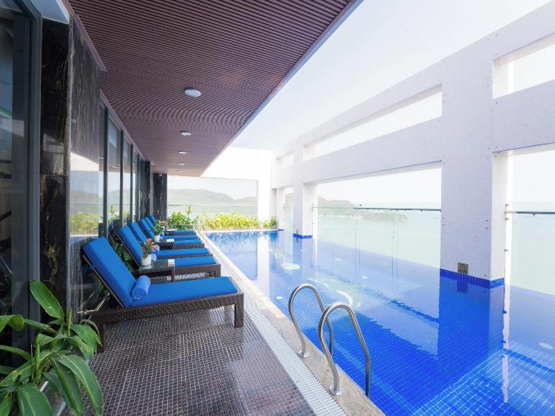 Canary Gold Hotel Quy Nhæ¡n, Beachfront image