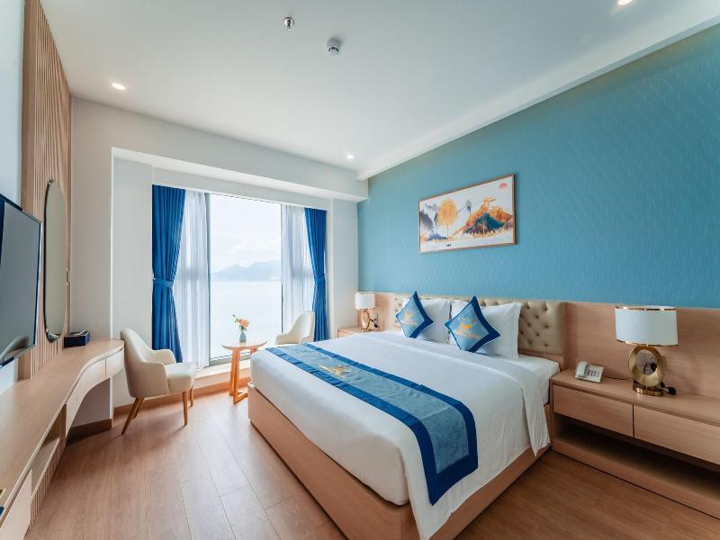 Canary Gold Hotel Quy Nhæ¡n, Beachfront image