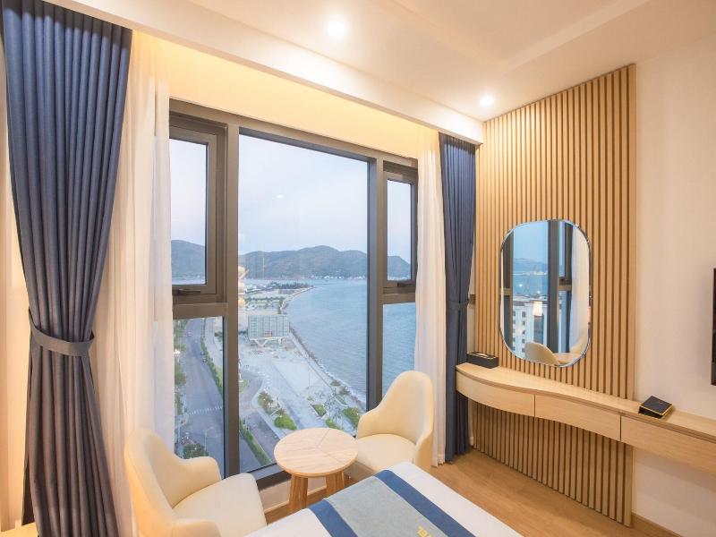 Canary Gold Hotel Quy Nhæ¡n, Beachfront image